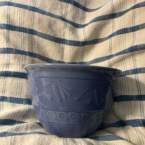 Vintage bowl. Blue Gooseberry patch nesting bowl.